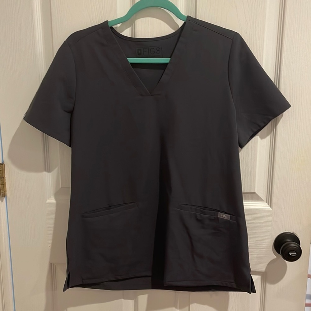 Figs scrub top
